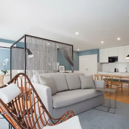 Liiiving In | Downtown Luxury Apartman *