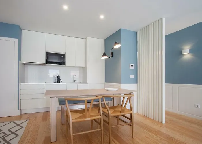 Liiiving In | Downtown Luxury * Porto