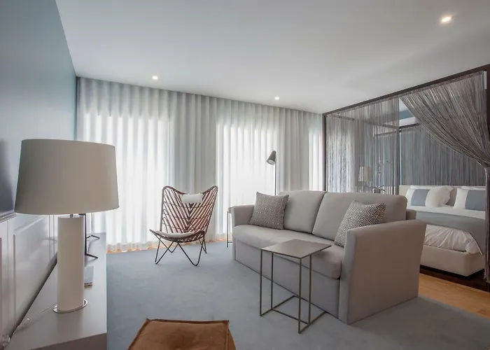 Liiiving In | Downtown Luxury Daire *